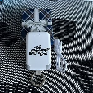 Keychain and flashlight with usb charger